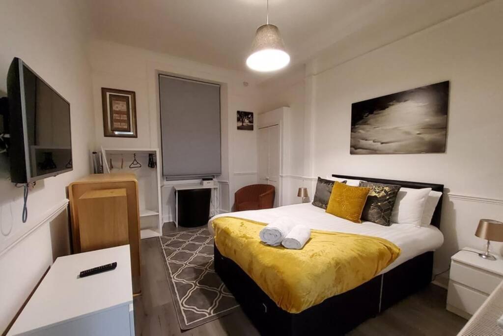 Leith Spectacular Apartment By Sensational Stay Short Lets & Serviced Accommodation With 6 Separate Beds & 2 Baths Edinburgh Exterior photo