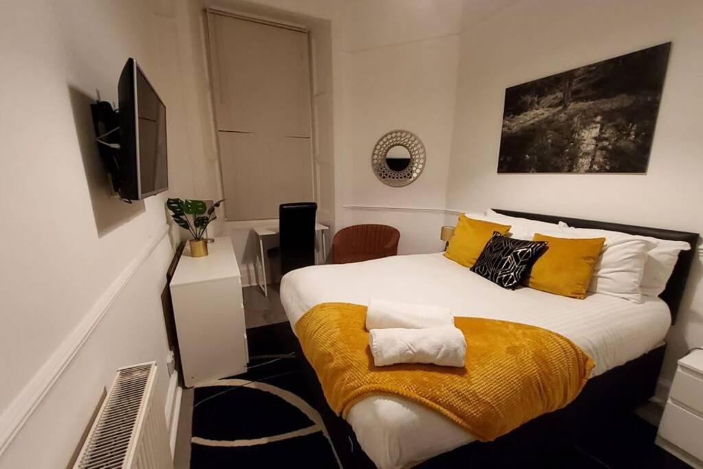 Leith Spectacular Apartment By Sensational Stay Short Lets & Serviced Accommodation With 6 Separate Beds & 2 Baths Edinburgh Exterior photo